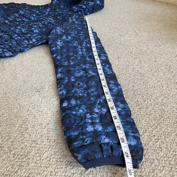 Eddie Bauer down jacket, lightweight, EUC - Picture 10 of 12